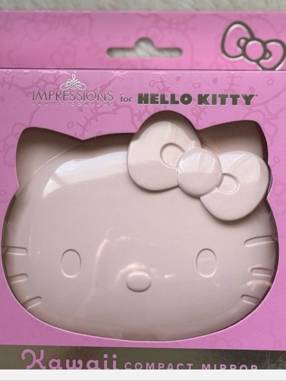 IMPRESSIONS HELLO KITTY COMPACT MIRROR WITH LED LIGHTING NIB